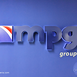 letrero iluminado MPG